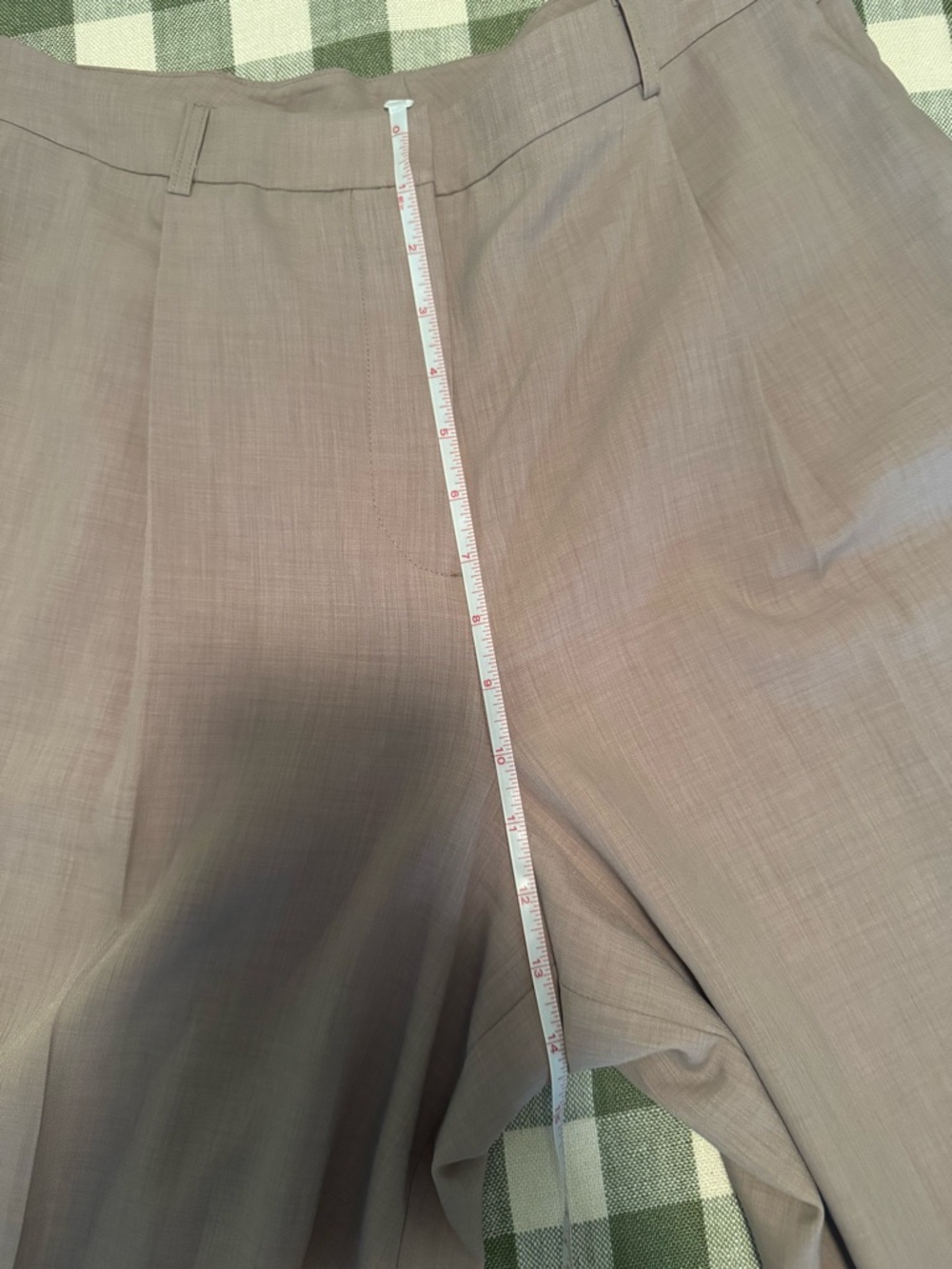 H&M Classic Wide-Leg Trousers in Light Taupe - Women - Picture 10 of 16